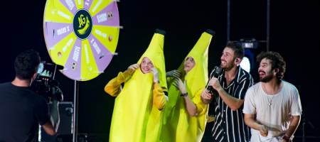 BARCELONA, ESPAÑA – FEBRERO 15: Arnau Griso en concierto fin de gira de su disco debut Revolución Bananera en Sant Jordi Club el 15 de febrero de 2020 en Barcelona, España. (Foto por Fernando Pérez)