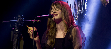 BARCELONA, ESPAÑA – FEBRERO 28: Maria Rodés en concierto en la Sala Apolo como parte del Festival Millenni el 28 de febrero de 2020 en Barcelona, España. (Foto por Fernando Pérez)