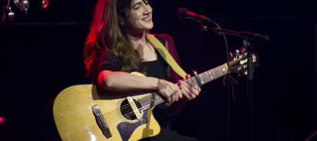BARCELONA, ESPAÑA – FEBRERO 28: Maria Rodés en concierto en la Sala Apolo como parte del Festival Millenni el 28 de febrero de 2020 en Barcelona, España. (Foto por Fernando Pérez) Maria Rodés en Barcelona