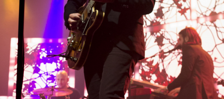 BARCELONA, ESPAÑA – FEBRERO 7: Alberto Cantúa guitarra de Viva Suecia durante su concierto en la Sala Razzmatazz el 7 de febrero de 2020 en Barcelona, España. (Foto por Fernando Pérez)