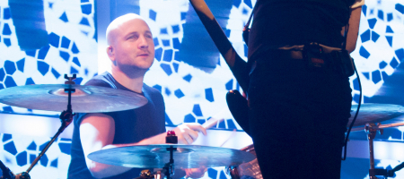 BARCELONA, ESPAÑA – FEBRERO 7: Jess Fabric y Fernando Campillo de Viva Suecia durante su concierto en la Sala Razzmatazz el 7 de febrero de 2020 en Barcelona, España. (Foto por Fernando Pérez)