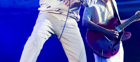 BARCELONA, ESPAÑA – JULIO 16. Carlos Sadness en concierto desde el Parc del Fòrum como parte de las Nits del Fòrum el 16 de julio de 2020 en Barcelona, España. (Foto por Fernando Pérez)