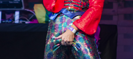 BARCELONA, ESPAÑA – JULIO 5: Víctor F. Clares de Ladilla Rusa durante su concierto en el escenario Vallformosa del Cruïlla XXS en el Poble Espanyol el 5 de julio de 2020 en Barcelona, España. (Foto por Fernando Pérez)