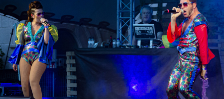 BARCELONA, ESPAÑA – JULIO 5: Ladilla Rusa (Tania Lozano y Víctor F. Clares) durante su concierto en el escenario Vallformosa del Cruïlla XXS en el Poble Espanyol el 5 de julio de 2020 en Barcelona, España. (Foto por Fernando Pérez) Ladilla Rusa