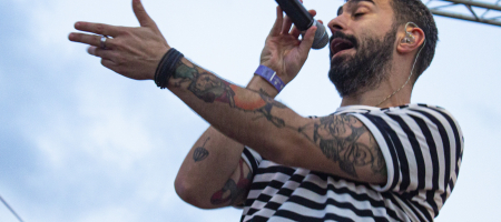 BARCELONA, ESPAÑA – JULIO 24. Rayden en concierto desde el escenario Estrella Damm del Cruïlla XXS en la Anella Olímpica el 24 de julio de 2020 en Barcelona, España. (Foto por Fernando Pérez)