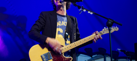 BARCELONA, ESPAÑA – JULIO 31. Marc Ros voz de Sidonie en concierto desde el escenario Vallformosa del Cruïlla XXS el 31 de julio de 2020 en Barcelona, España. (Foto por Fernando Pérez) Sidonie Cruïlla XXS