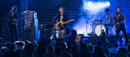 BARCELONA, ESPAÑA – JULIO 31. Sidonie en concierto desde el escenario Vallformosa del Cruïlla XXS el 31 de julio de 2020 en Barcelona, España. (Foto por Fernando Pérez) Sidonie Cruïlla XXS
