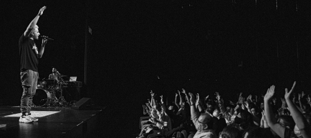 BARCELONA, ESPAÑA – DICIEMBRE 13. La Sra. Tomasa como parte del Guitar BCN 2020 en la Sala Barts en Barcelona, España el 13/12/2020. Fotografía por Fernando Pérez, ferperez.foto3@gmail.com