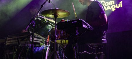 BARCELONA, ESPAÑA – MARZO 25. Gemma Humet en concierto como parte del ciclo de conciertos Som Aquí en la Sala Luz de Gas en Barcelona, España el 25/03/2021. Fotografía por Fernando Pérez, ferperez.foto3@gmail.com