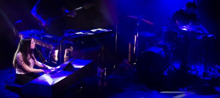 BARCELONA, ESPAÑA – MARZO 25. Gemma Humet en concierto como parte del ciclo de conciertos Som Aquí en la Sala Luz de Gas en Barcelona, España el 25/03/2021. Fotografía por Fernando Pérez, ferperez.foto3@gmail.com