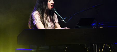 BARCELONA, ESPAÑA – MARZO 25. Gemma Humet en concierto como parte del ciclo de conciertos Som Aquí en la Sala Luz de Gas en Barcelona, España el 25/03/2021. Fotografía por Fernando Pérez, ferperez.foto3@gmail.com