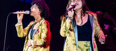BARCELONA, ESPAÑA – MARZO 07. Paula Grande y Anna Ferrer en concierto como parte del Barnasants en el Centre Artesà Tradicionarius de Barcelona el 07/03/2021. Fotografía por Fernando Pérez, ferperez.foto3@gmail.com Anna Ferrer Paula Grande