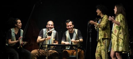 BARCELONA, ESPAÑA – MARZO 07. Paula Vegas, Vic Moliner, Juan Rodríguez Berbín, Paula Grande, Anna Ferrer en concierto como parte del Barnasants en el Centre Artesà Tradicionarius de Barcelona el 07/03/2021. Fotografía por Fernando Pérez, ferperez.foto3@gmail.com Anna Ferrer Paula Grande