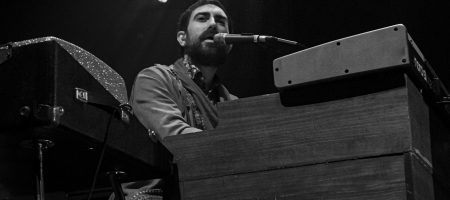 BARCELONA, ESPAÑA – MARZO 20. Sergio Valdehita (teclado) de Sidecars en concierto en el Sant Jordi Club en Barcelona, España el 20/03/2021. Fotografía por Fernando Pérez, ferperez.foto3@gmail.com