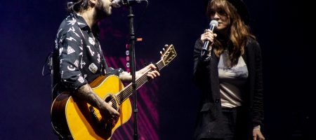 BARCELONA, ESPAÑA – MARZO 20. Juancho (guitarra y voz), Angie Sánchez (Cantante) acompañando a Sidecars en su concierto en el Sant Jordi Club en Barcelona, España el 20/03/2021. Fotografía por Fernando Pérez, ferperez.foto3@gmail.com