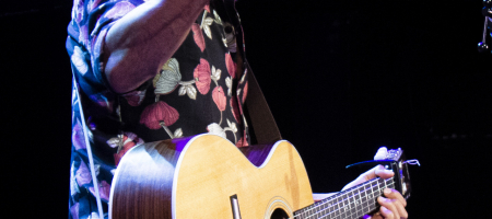 BARCELONA, ESPAÑA – ABRIL 24. Arco en concierto en el Centre Artesà Tradicionarius el 24 de abril de 2021 en Barcelona, España. (Foto por Fernando Pérez)