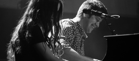 BARCELONA, ESPAÑA – ABRIL 23. Gemma Humet junto a Dani Alegret durante el concierto de Els amics de les arts (primer pase 18 hrs) como parte de Guitar BCN en la Barts el 23 de abril de 2021 en Barcelona, España. (Foto por Fernando Pérez)