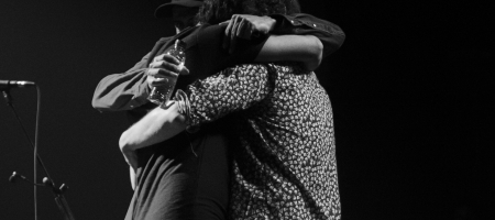 BARCELONA, ESPAÑA – ABRIL 23. Els amics de les arts al finalizar el primer pase como parte de Guitar BCN en la Barts el 23 de abril de 2021 en Barcelona, España. (Foto por Fernando Pérez) Els amics de les arts Barcelona