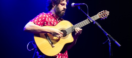 BARCELONA, ESPAÑA – MAYO 29. El Kanka en concierto (1er pase) como parte del Guitar BCN en la Barts el 29 de mayo de 2021 en Barcelona, España. (Foto por Fernando Pérez)
