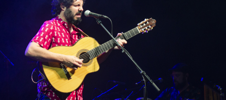 BARCELONA, ESPAÑA – MAYO 29. El Kanka en concierto (1er pase) como parte del Guitar BCN en la Barts el 29 de mayo de 2021 en Barcelona, España. (Foto por Fernando Pérez) El Kanka Barcelona