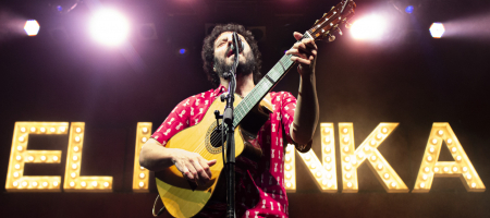 BARCELONA, ESPAÑA – MAYO 29. El Kanka en concierto (1er pase) como parte del Guitar BCN en la Barts el 29 de mayo de 2021 en Barcelona, España. (Foto por Fernando Pérez) El Kanka Barts