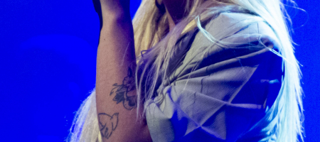 BARCELONA, ESPAÑA – MAYO 7. Suu en concierto como parte del Guitar BCN en la Barts el 7 de mayo de 2021 en Barcelona, España. (Foto por Fernando Pérez)