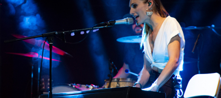 BARCELONA, ESPAÑA – JUNIO 11. Conchita en concierto en la Sala Apolo el 11 de junio de 2021 en Barcelona, España. (Foto por Fernando Pérez) Conchita Barcelona