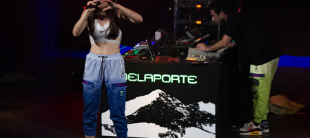 BARCELONA, ESPAÑA – JUNIO 6. Delaporte (Sandra Delaporte, Sergio Salvi) en concierto en la Sala Apolo el 6 de junio de 2021 en Barcelona, España. (Foto por Fernando Pérez) Delaporte Sala Apolo