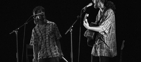 BARCELONA, ESPAÑA – MAYO 30. Pedro Pastor y Alvaro Navarro en concierto en el Teatro Borrás el 30 de mayo de 2021 en Barcelona, España. (Foto por Fernando Pérez)