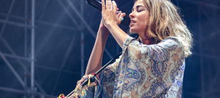 BARCELONA, ESPAÑA – JUNIO 13. Sofía Ellar en concierto como parte del Cruïlla XXS en el Escenario del Estadio Olímpico ubicado en el Estadio Olímpico Lluís Companys el 13 de junio de 2021 en Barcelona, España. (Foto por Fernando Pérez)