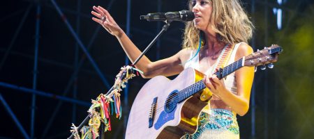 BARCELONA, ESPAÑA – JUNIO 13. Sofía Ellar en concierto como parte del Cruïlla XXS en el Escenario del Estadio Olímpico ubicado en el Estadio Olímpico Lluís Companys el 13 de junio de 2021 en Barcelona, España. (Foto por Fernando Pérez)