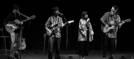 BARCELONA, ESPAÑA – MAYO 30. TéCanela (Jano Fernández y Ariadna Rubio), Pedro Pastor, Alvaro Navarro en concierto en el Teatro Borrás el 30 de mayo de 2021 en Barcelona, España. (Foto por Fernando Pérez) TéCanela Pedro Pastor Barcelona
