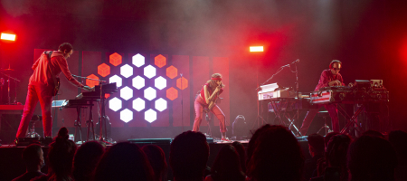BARCELONA, ESPAÑA – JUNIO 18. Zahara en concierto en el escenario principal del Festival Jardins de Pedralbes en los jardines del Palacio de Pedralbes el 18 de junio de 2021 en Barcelona, España. (Foto por Fernando Pérez) Zahara Festival Jardins de Pedralbes