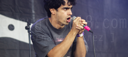 BARCELONA, ESPAÑA – JULIO 9. Carolina Durante en concierto en el Escenario Cruïlla Enamora del Festival Cruïlla 2021 el 9 de julio de 2021 en Barcelona, España. (Foto por Fernando Pérez)