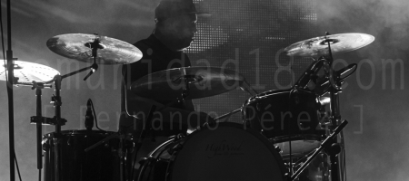 BARCELONA, ESPAÑA – JULIO 10. Batería de Dorian en concierto en el Escenario Estrella Damm del Festival Cruïlla 2021 el 10 de julio de 2021 en Barcelona, España. (Foto por Fernando Pérez)