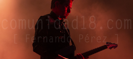 BARCELONA, ESPAÑA – JULIO 10. Marc Gili (Voz, Guitarra) de Dorian en concierto en el Escenario Estrella Damm del Festival Cruïlla 2021 el 10 de julio de 2021 en Barcelona, España. (Foto por Fernando Pérez)