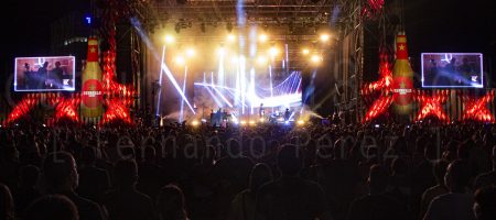 BARCELONA, ESPAÑA – JULIO 10. IZAL en concierto en el Escenario Estrella Damm del Festival Cruïlla 2021 el 10 de julio de 2021 en Barcelona, España. (Foto por Fernando Pérez)