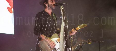 BARCELONA, ESPAÑA – JULIO 10. Leiva en concierto en el Escenario Curïlla Enamora del Festival Cruïlla 2021 el 10 de julio de 2021 en Barcelona, España. (Foto por Fernando Pérez)