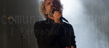 BARCELONA, ESPAÑA – JULIO 10. León Benavente en concierto en el Escenario Cruïlla Enamora del Festival Cruïlla 2021 el 10 de julio de 2021 en Barcelona, España. (Foto por Fernando Pérez)
