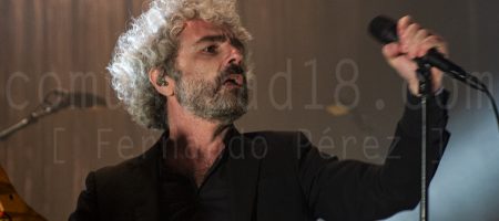 BARCELONA, ESPAÑA – JULIO 10. León Benavente en concierto en el Escenario Cruïlla Enamora del Festival Cruïlla 2021 el 10 de julio de 2021 en Barcelona, España. (Foto por Fernando Pérez)
