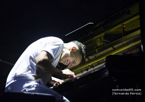 BARCELONA, ESPAÑA – SEPTIEMBRE 25. Clara Peya en concierto como parte de la Fiesta de la Mercè el 25 de septiembre de 2021 en Barcelona, España. (Foto por Fernando Pérez)