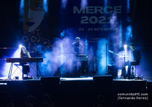 BARCELONA, ESPAÑA – SEPTIEMBRE 24. Gemma Humet en concierto en el Escenario Jardins del Doctor Pla i Armengol como parte de la Fiesta de la Mercè el 24 de septiembre de 2021 en Barcelona, España. (Foto por Fernando Pérez)