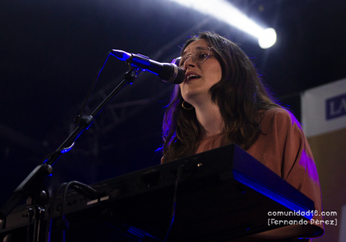 BARCELONA, ESPAÑA – SEPTIEMBRE 24. Gessamí Boada en concierto en el Escenario Jardins del Doctor Pla i Armengol como parte de la Fiesta de la Mercè el 24 de septiembre de 2021 en Barcelona, España. (Foto por Fernando Pérez)