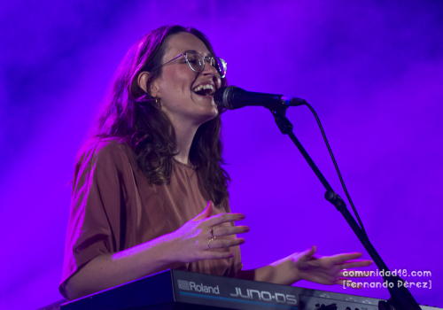 BARCELONA, ESPAÑA – SEPTIEMBRE 24. Gessamí Boada en concierto en el Escenario Jardins del Doctor Pla i Armengol como parte de la Fiesta de la Mercè el 24 de septiembre de 2021 en Barcelona, España. (Foto por Fernando Pérez) La Mercè