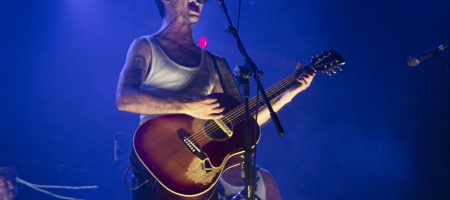 BARCELONA, ESPAÑA – SEPTIEMBRE 5. David Ruiz de La Maravillosa Orquesta del Alcohol (La M.O.D.A.) en concierto en el Parc del Fòrum como parte de las Nits del Forum el 5 de septiembre de 2021 en Barcelona, España. (Foto por Fernando Pérez)