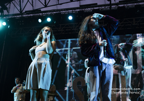 BARCELONA, ESPAÑA – SEPTIEMBRE 26. Suu y Carlos Sadness en concierto organizado por la emisora de radio RAC 105 como parte de la Fiesta de la Mercè el 26 de septiembre de 2021 en Barcelona, España. (Foto por Fernando Pérez)