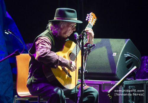 BARCELONA, ESPAÑA – SEPTIEMBRE 25. Toti Soler en concierto como parte de la Fiesta de la Mercè el 25 de septiembre de 2021 en Barcelona, España. (Foto por Fernando Pérez)