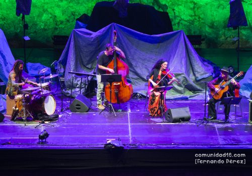BARCELONA, ESPAÑA – SEPTIEMBRE 25. Toti Soler en concierto como parte de la Fiesta de la Mercè el 25 de septiembre de 2021 en Barcelona, España. (Foto por Fernando Pérez)