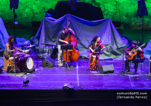 BARCELONA, ESPAÑA – SEPTIEMBRE 25. Toti Soler en concierto como parte de la Fiesta de la Mercè el 25 de septiembre de 2021 en Barcelona, España. (Foto por Fernando Pérez)