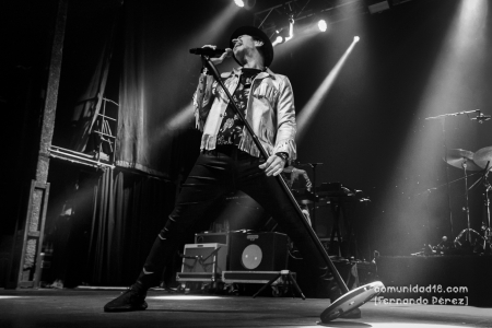 BARCELONA, ESPAÑA – NOVIEMBRE 20: Alejo Stivel (Voz) de Tequila durante el concierto de la banda en la Razzmatazz como parte del Cruïlla de Tardor el 20 de noviembre de 2021 en Barcelona, España. (Foto por Fernando Pérez) Tequila Razzmatazz